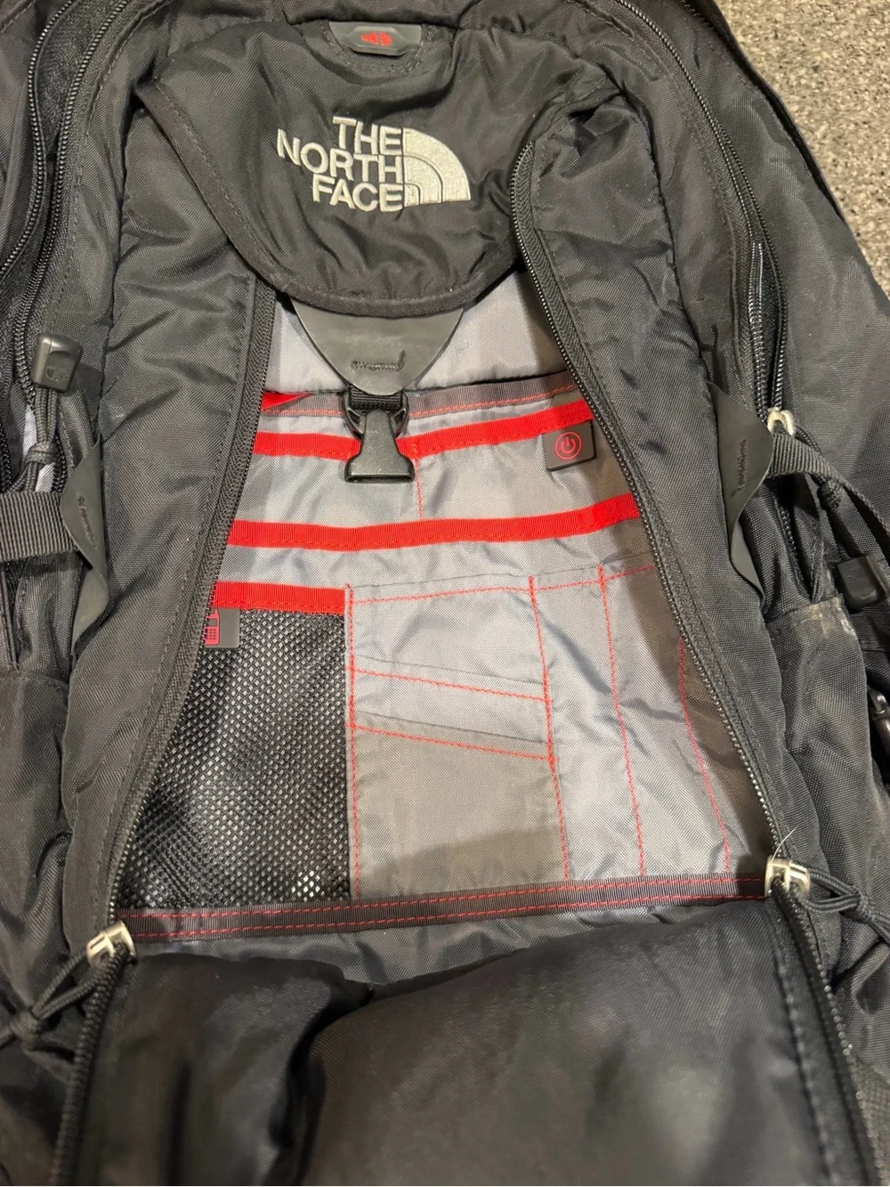 The North Face Black Men's Backpack - Durable Everyday Pack (Surge)